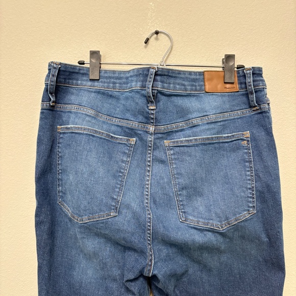 Madewell 10" High-Rise Skinny Jeans in Pine Wash: Yoke Edition - 33 - Picture 6 of 9